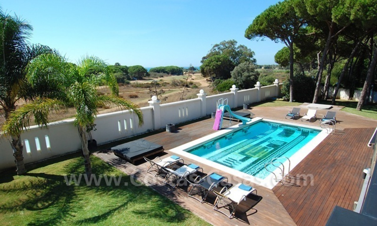 Modern style front line beach villa for holiday rent in Marbella 10