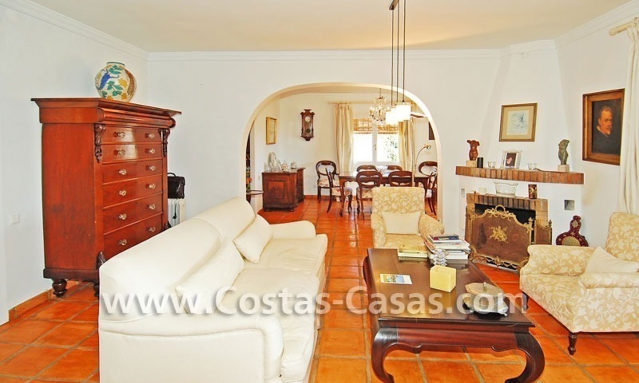 Villa for sale on the Golden Mile in Marbella - investment property 14
