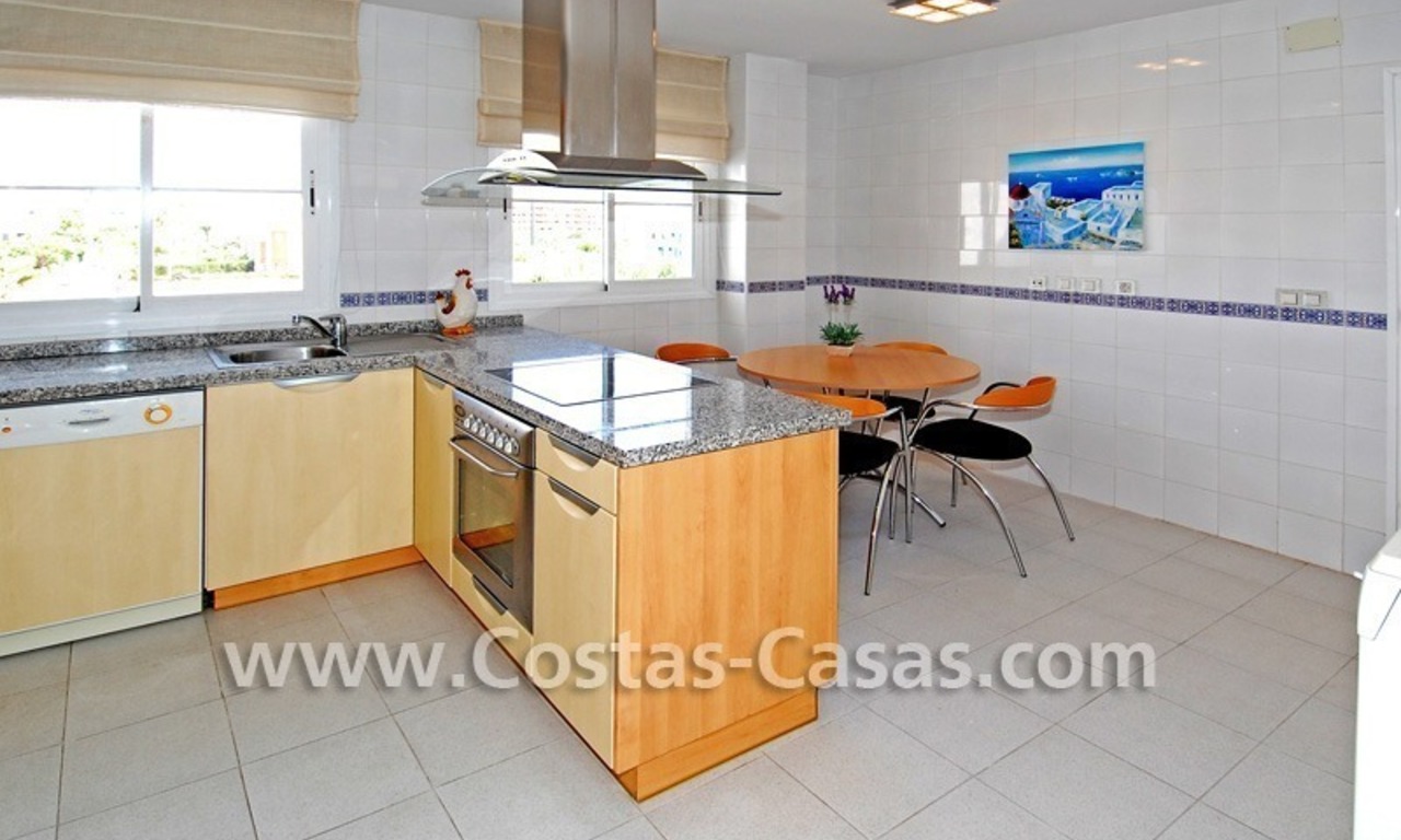 4-bedroomed penthouse apartment for sale on the beachfront complex in Marbella 11
