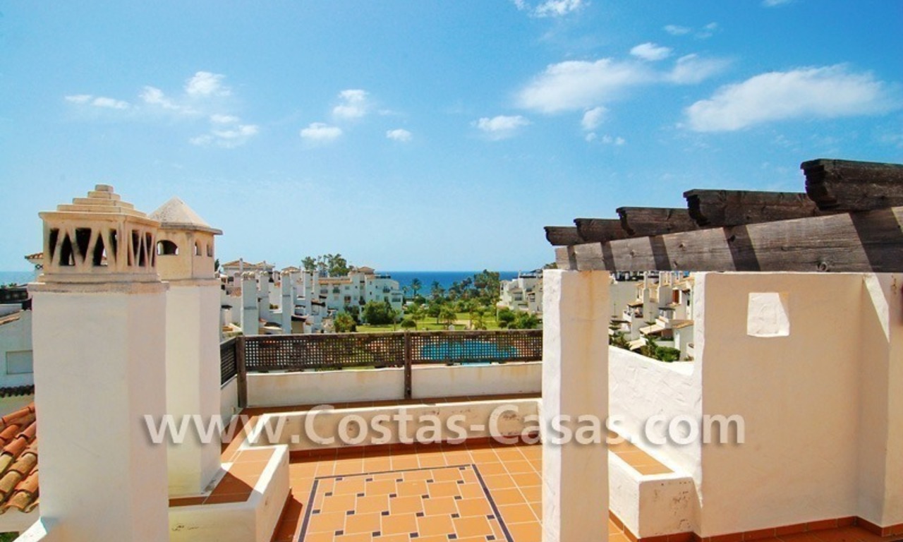 4-bedroomed penthouse apartment for sale on the beachfront complex in Marbella 2