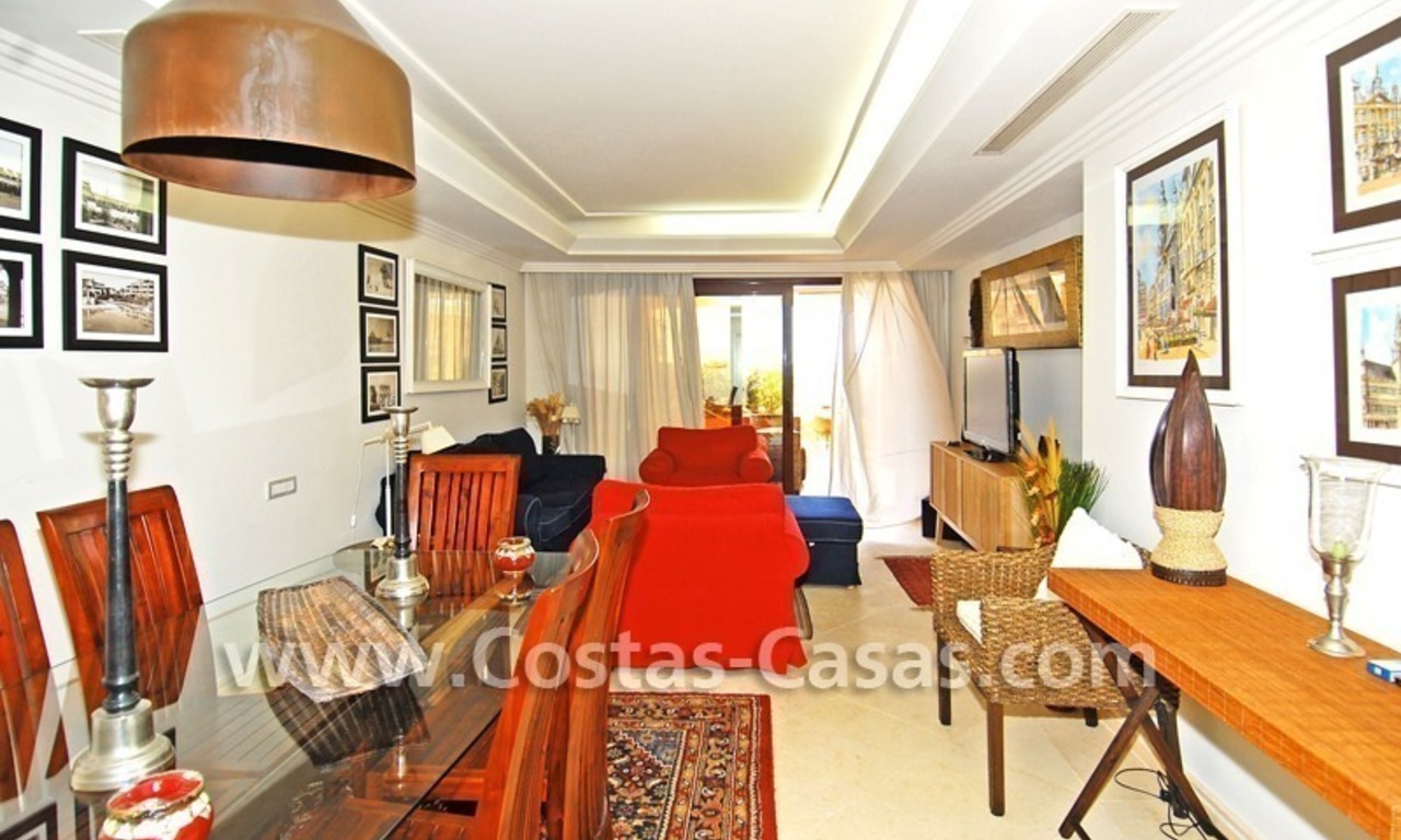 Luxury apartment to buy in a beachfront complex, New Golden Mile, Marbella - Estepona 3