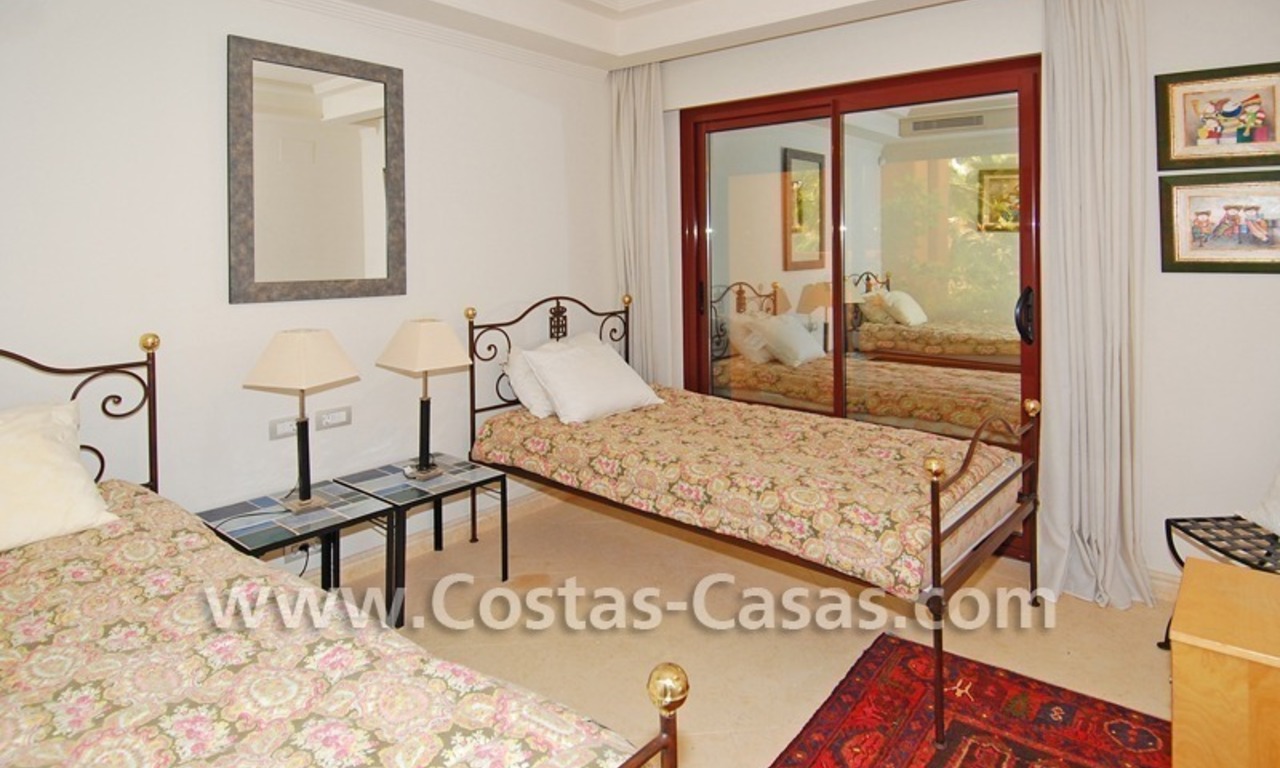 Luxury apartment to buy in a beachfront complex, New Golden Mile, Marbella - Estepona 7
