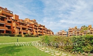 Luxury apartment to buy in a beachfront complex, New Golden Mile, Marbella - Estepona 12