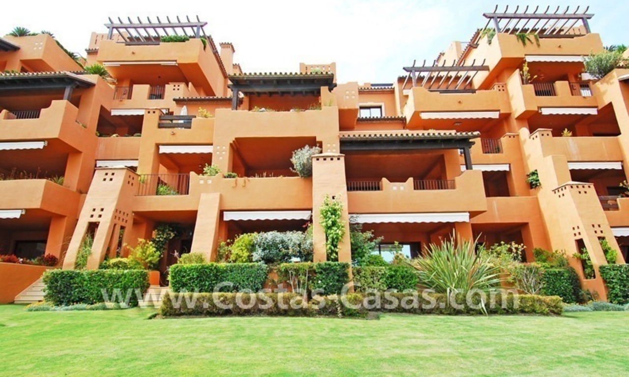 Luxury apartment for sale in a front line beach complex, New Golden Mile, between Marbella and Estepona 11