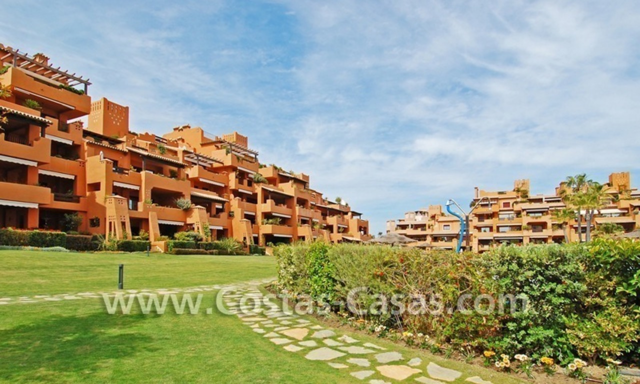 Luxury apartment for sale in a front line beach complex, New Golden Mile, between Marbella and Estepona 12