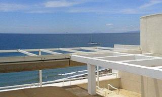 Large double penthouse for sale, frontline beach, between Marbella and Estepona 3