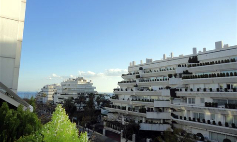 Bargain penthouse for sale, second line beach, Marbella centre 