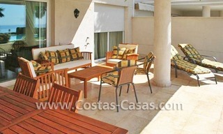 Frontline beach apartment for sale in a beachfront apartment complex, New Golden Mile, Marbella - Estepona 9