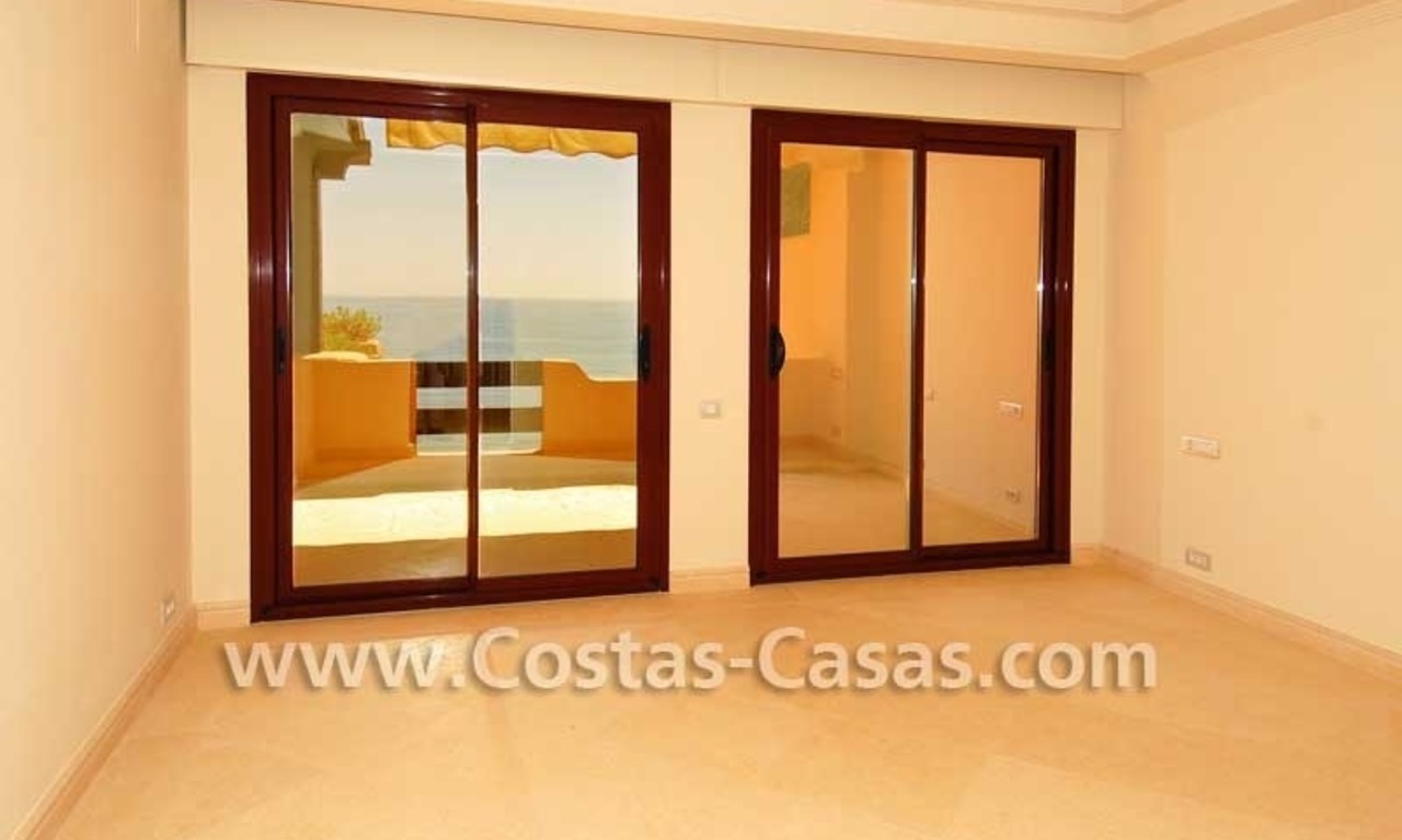 Luxury frontline beach apartment for sale, first line beach complex, New Golden Mile, Marbella -Estepona 11