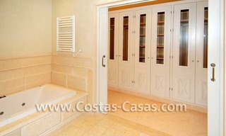 Luxury apartment for sale in a first line beach complex, New Golden Mile, Marbella - Estepona 11