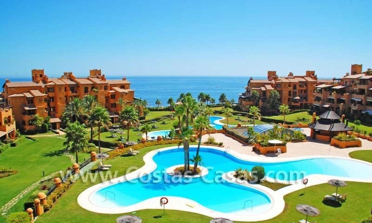 Luxury apartment for sale in a first line beach complex, New Golden Mile, Marbella - Estepona 0