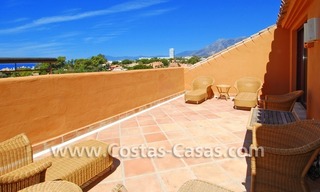 Beachside luxury penthouse apartment to buy in Marbella 18