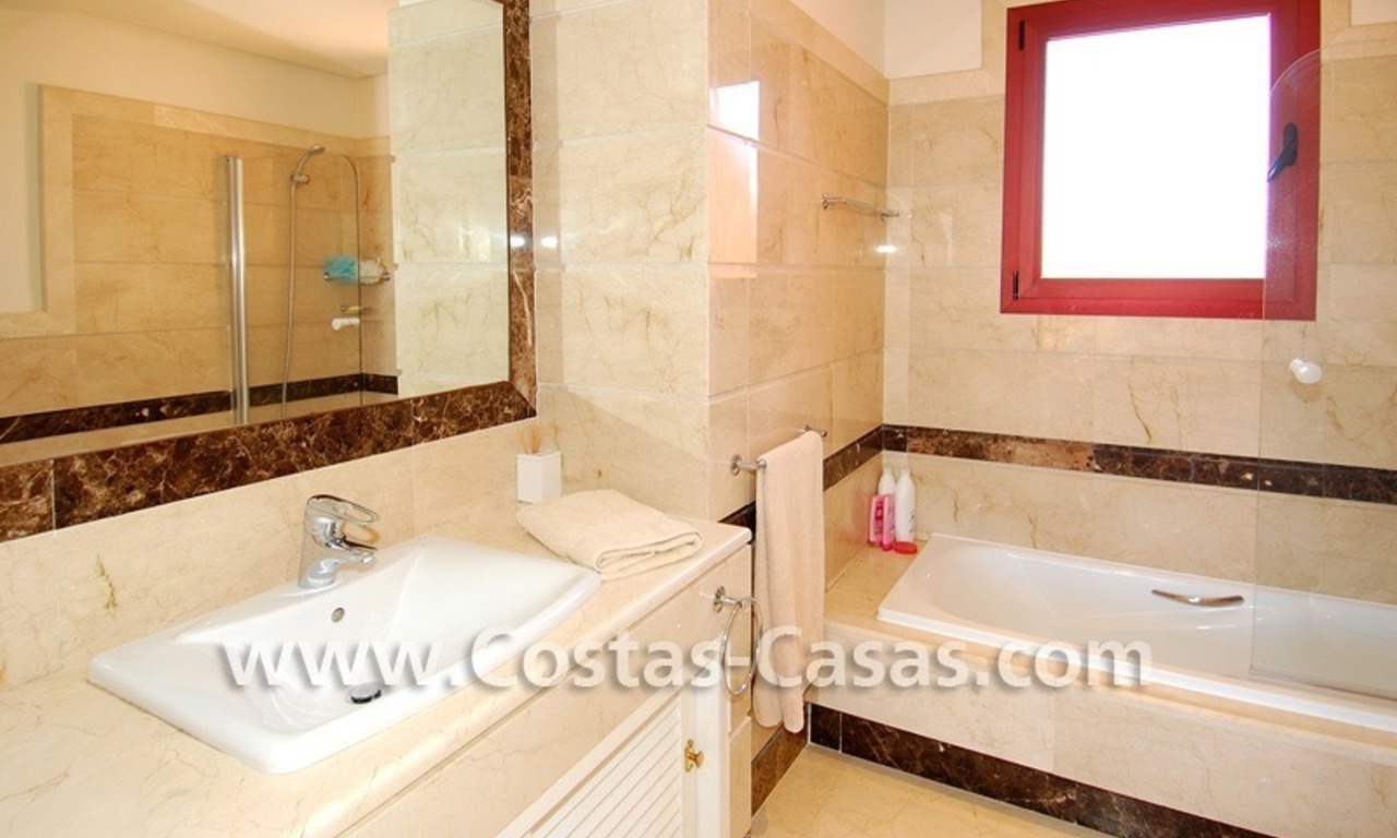 Beachside luxury penthouse apartment to buy in Marbella 21