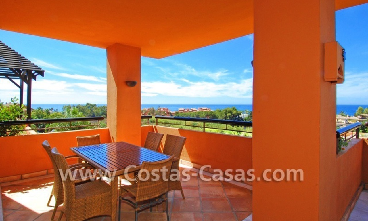 Beachside luxury penthouse apartment to buy in Marbella 7
