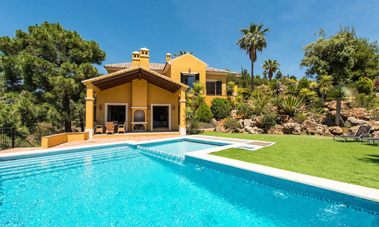 Bargain luxury villa for sale on golf resort, Marbella - Benahavis 0