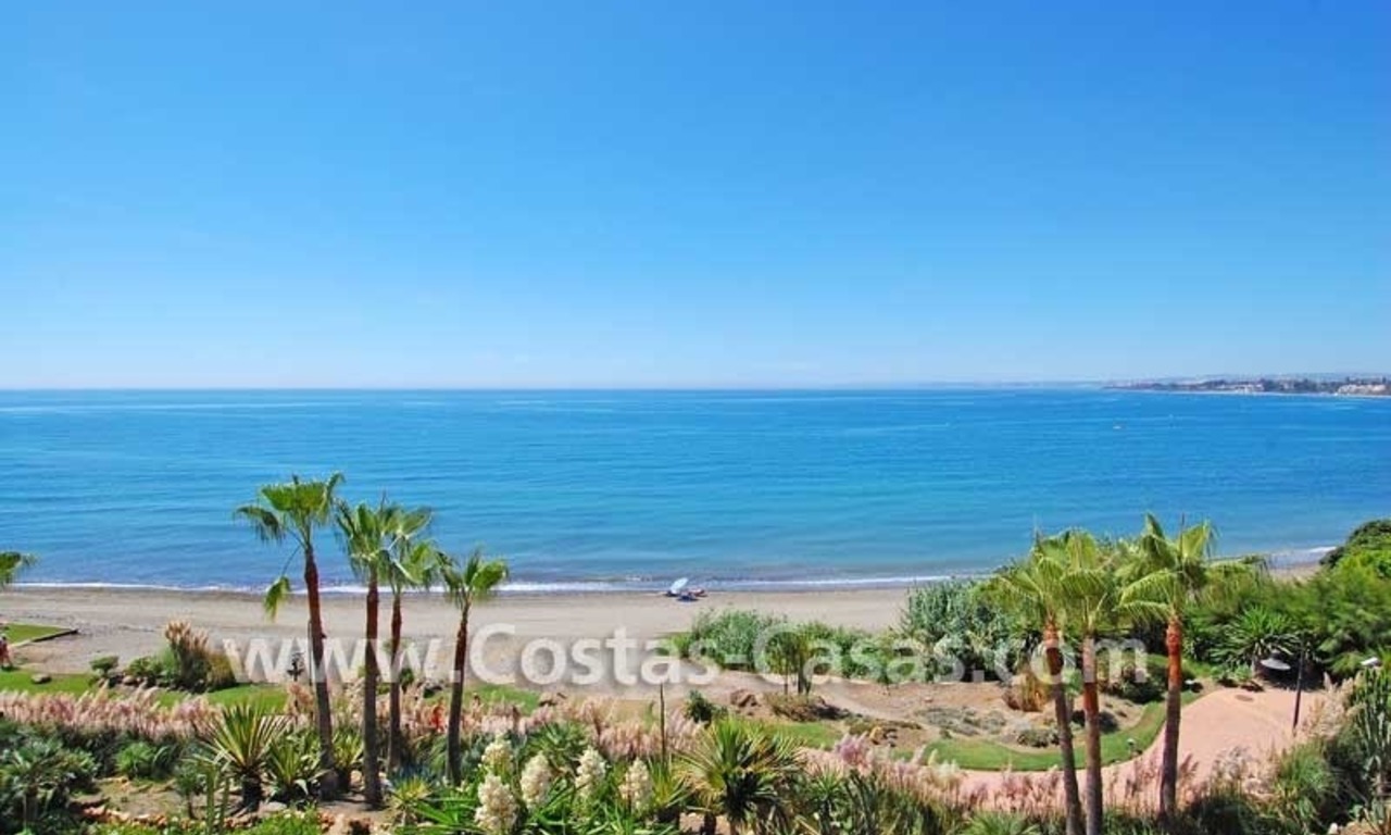 Luxury frontline penthouse apartment for sale, exclusive first line beach complex, New Golden Mile, Marbella - Estepona 6