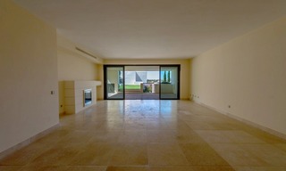 Modern style luxury apartment for sale, golf resort, Marbella - Benahavis 1