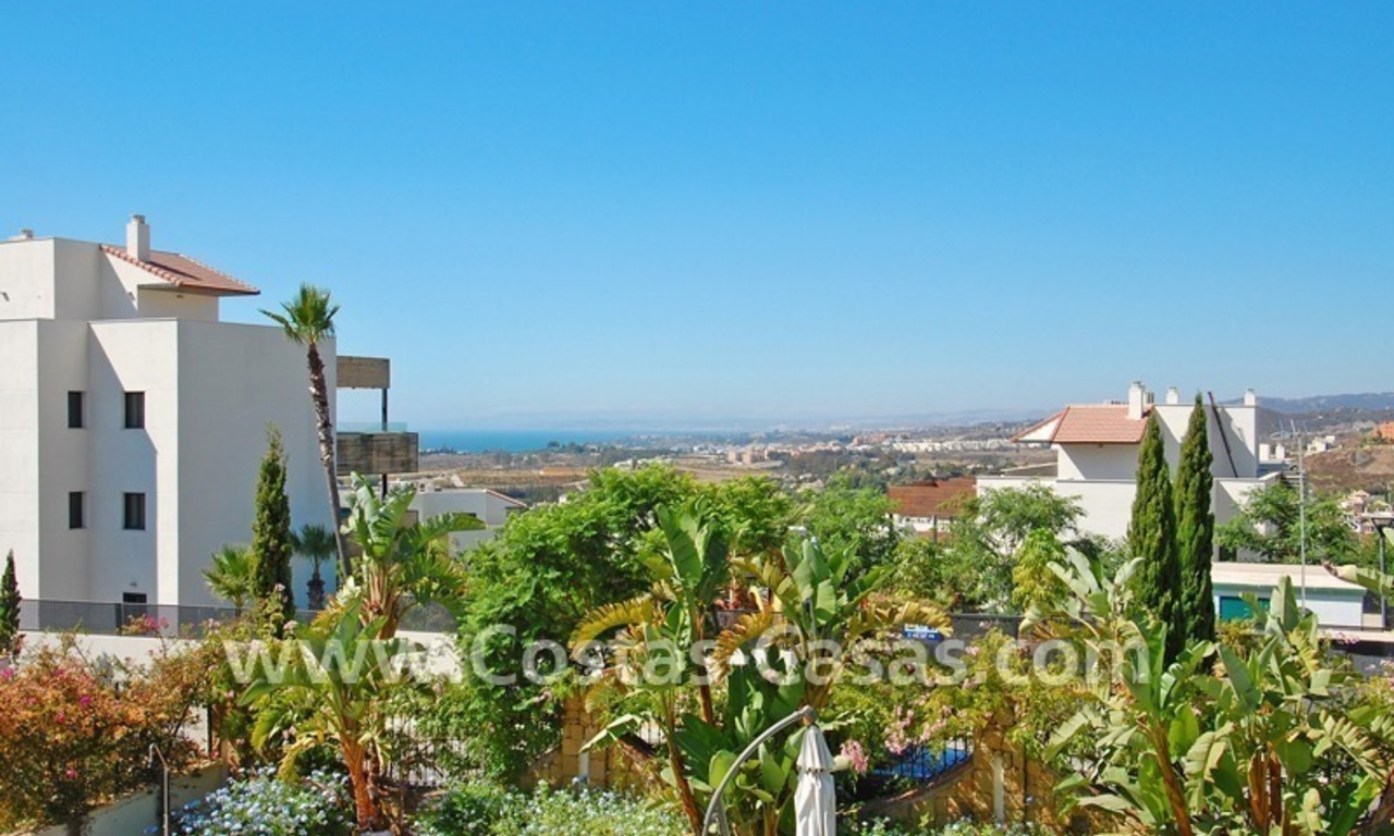 Luxury villa for sale, exclusive golf resort, New Golden Mile, Marbella - Estepona 11