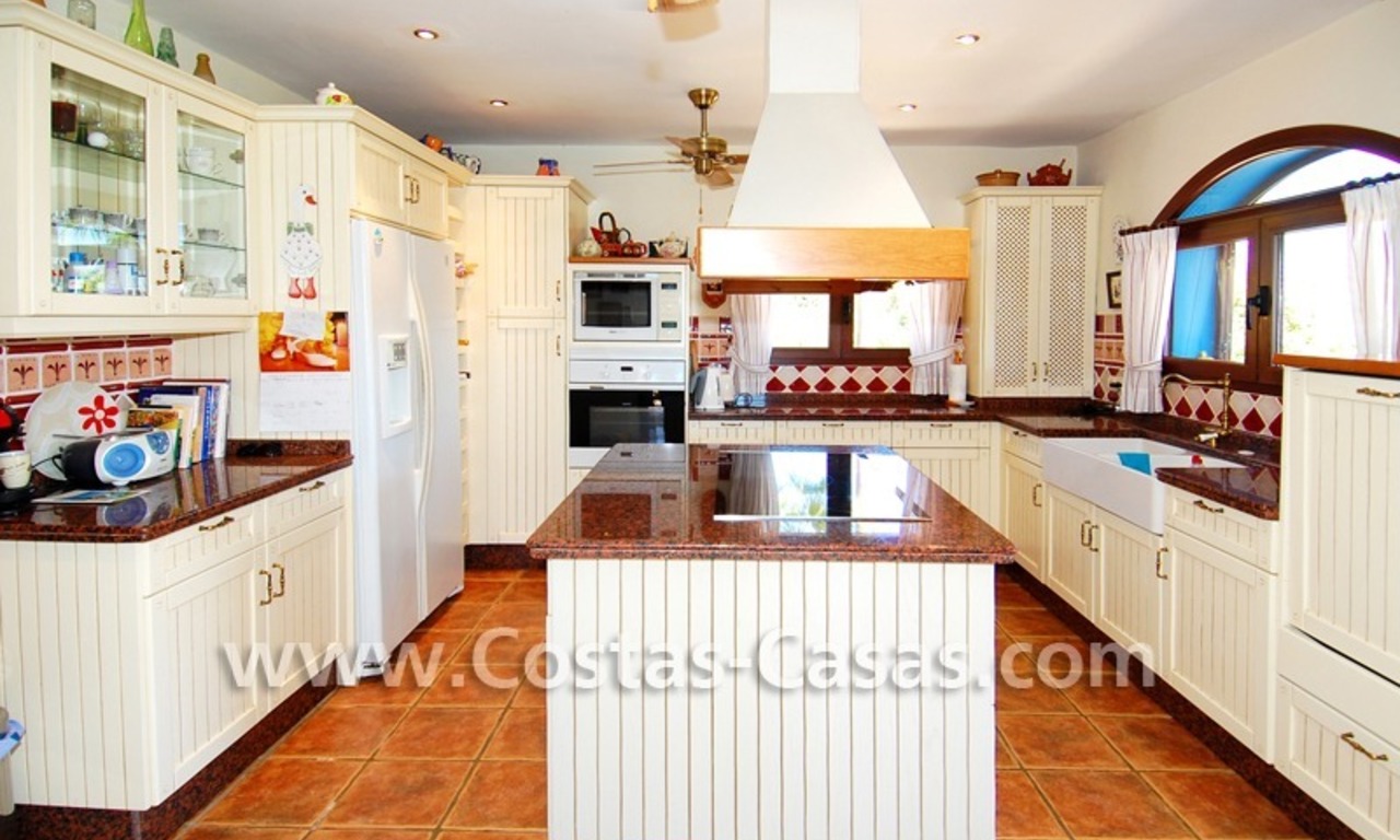 Rustic villa for sale on the New Golden Mile, Puerto Banus - Marbella, Benahavis - Estepona 19