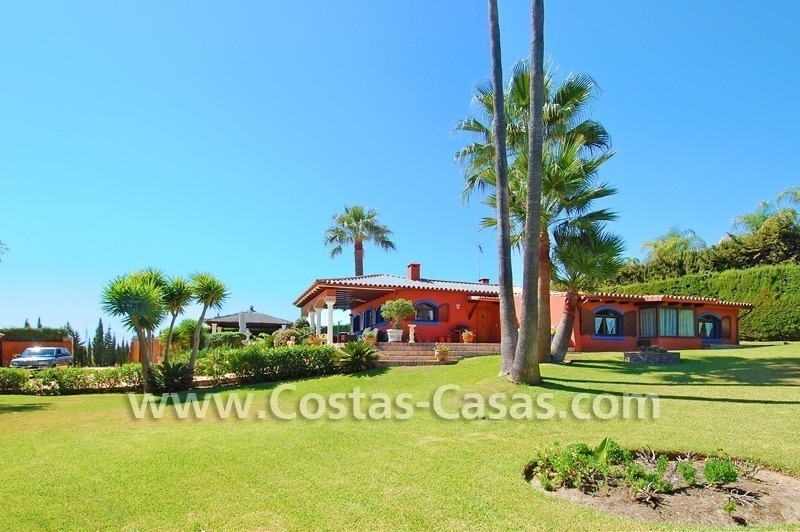Rustic villa for sale on the New Golden Mile, Puerto Banus - Marbella, Benahavis - Estepona