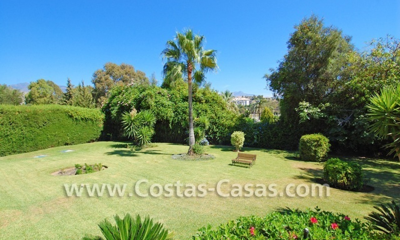Rustic villa for sale on the New Golden Mile, Puerto Banus - Marbella, Benahavis - Estepona 1
