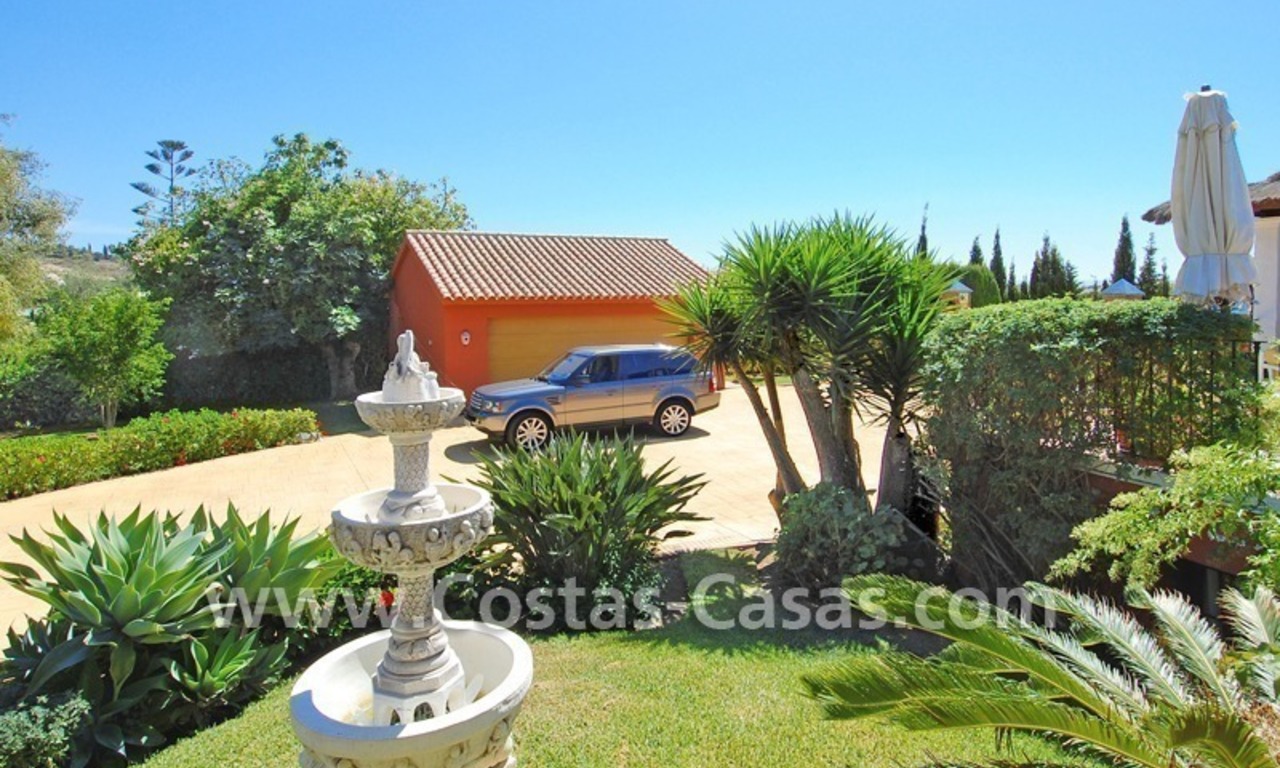 Rustic villa for sale on the New Golden Mile, Puerto Banus - Marbella, Benahavis - Estepona 10