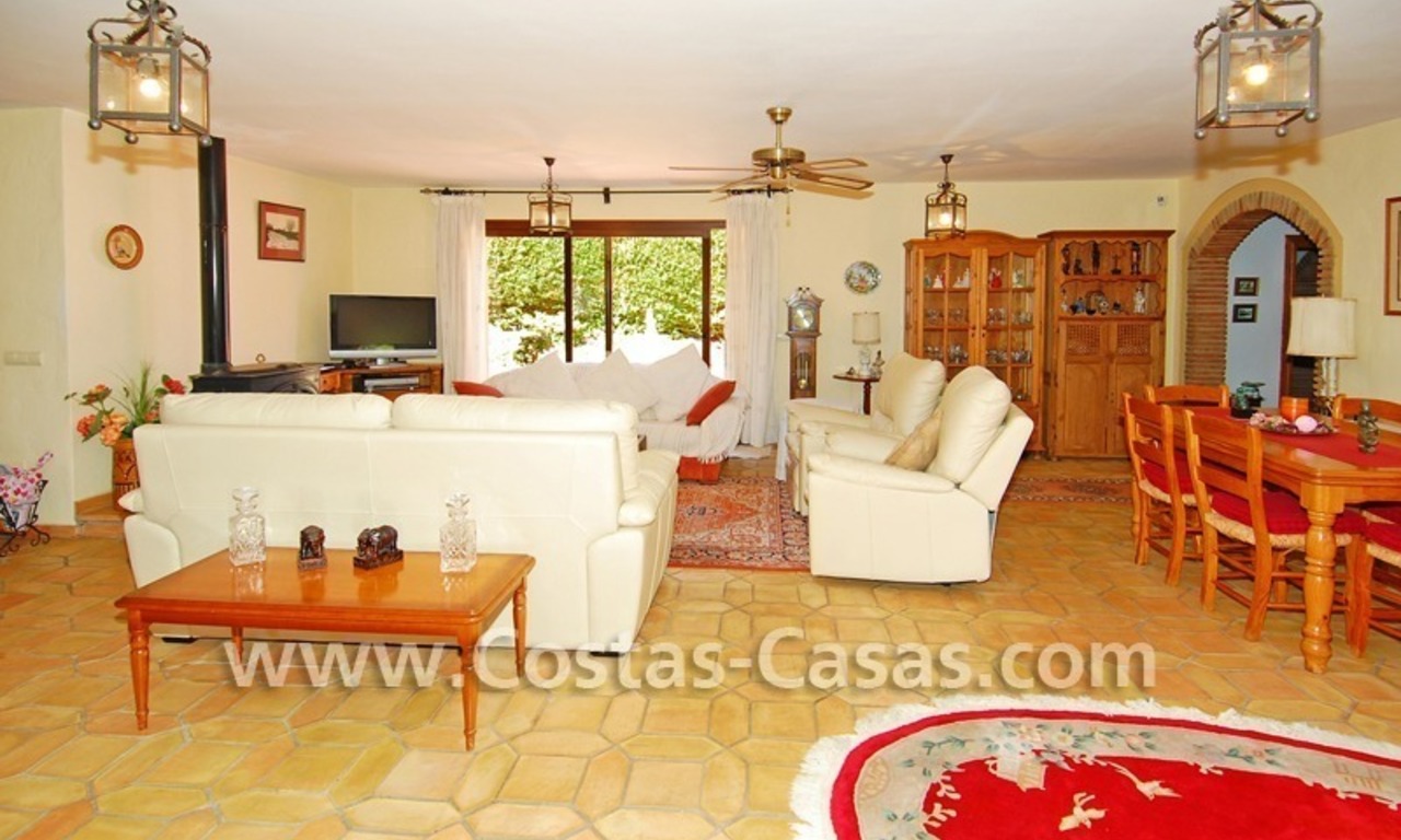 Rustic villa for sale on the New Golden Mile, Puerto Banus - Marbella, Benahavis - Estepona 14