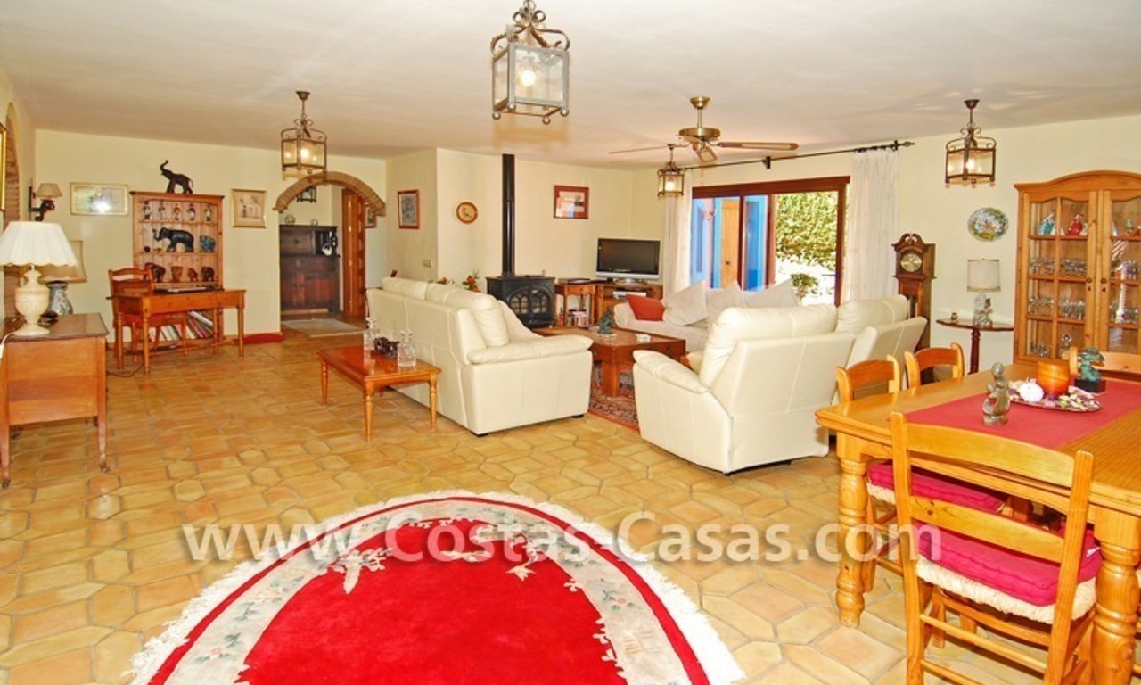 Rustic villa for sale on the New Golden Mile, Puerto Banus - Marbella, Benahavis - Estepona 15