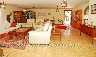 Rustic villa for sale on the New Golden Mile, Puerto Banus - Marbella, Benahavis - Estepona 17