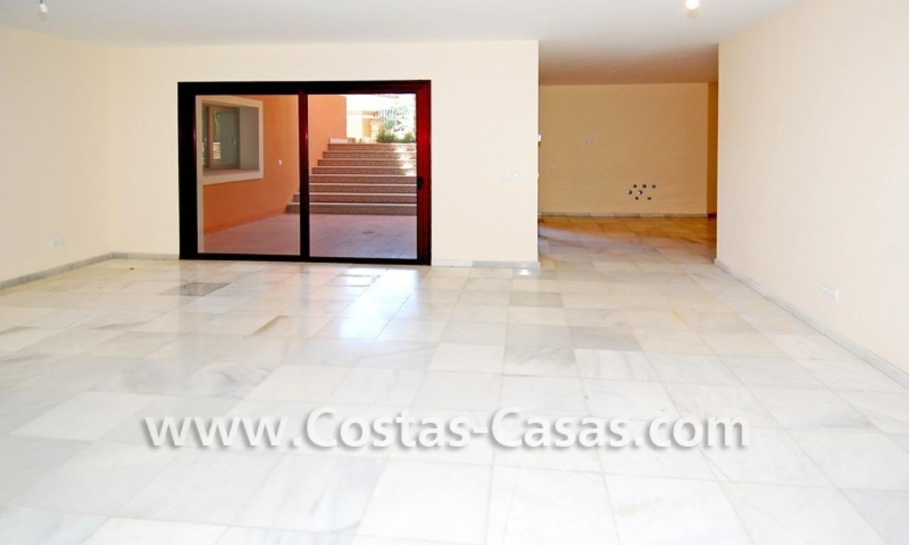 Classic andalusian style villa to buy, golf resort, New Golden Mile, Puerto Banus - Marbella, Benahavis - Estepona 19