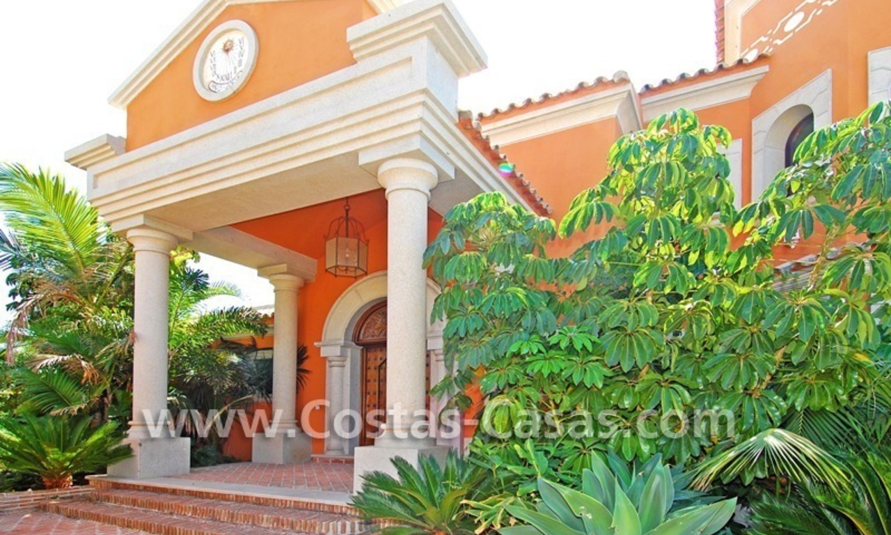 Classic andalusian style villa to buy, golf resort, New Golden Mile, Puerto Banus - Marbella, Benahavis - Estepona 5