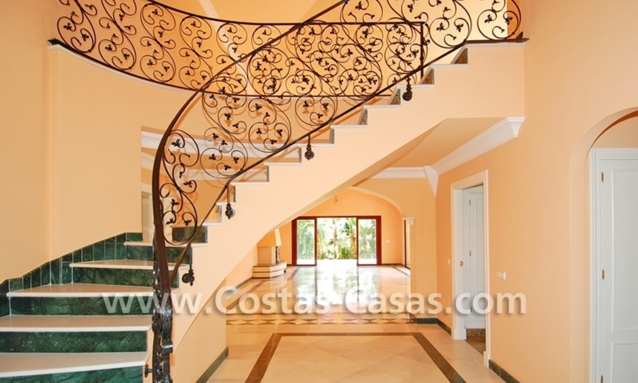 Classic andalusian style villa to buy, golf resort, New Golden Mile, Puerto Banus - Marbella, Benahavis - Estepona 7