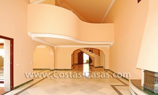 Classic andalusian style villa to buy, golf resort, New Golden Mile, Puerto Banus - Marbella, Benahavis - Estepona 11