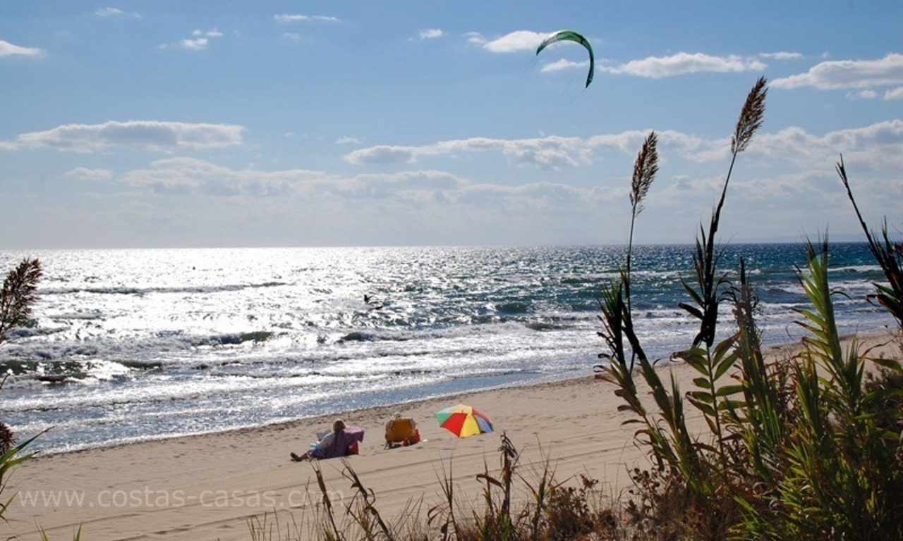 Beachfront new luxury villas for sale, first line beach Marbella - Costa del Sol 11