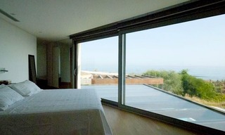 Beachfront modern villa for sale in Marbella 6