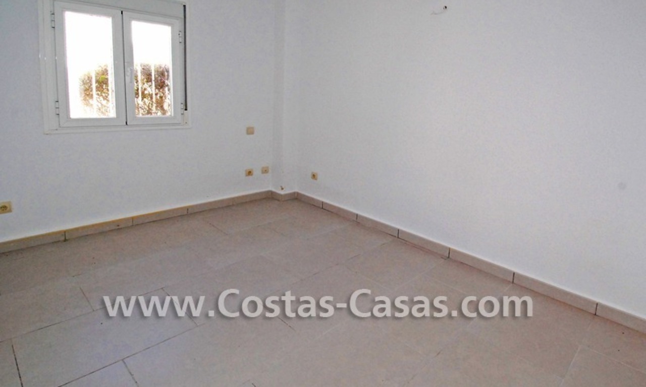 Bargain Spacious and renovated apartment for sale in Nueva Andalucia – Marbella, close to Puerto Banus 9