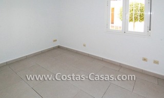 Bargain Spacious and renovated apartment for sale in Nueva Andalucia – Marbella, close to Puerto Banus 10