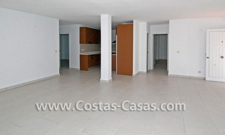 Bargain Spacious and renovated apartment for sale in Nueva Andalucia – Marbella, close to Puerto Banus 6