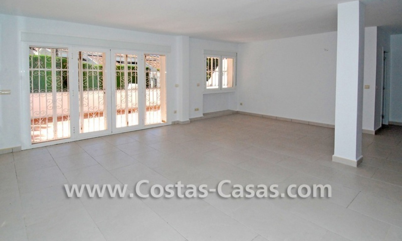 Bargain Spacious and renovated apartment for sale in Nueva Andalucia – Marbella, close to Puerto Banus 5