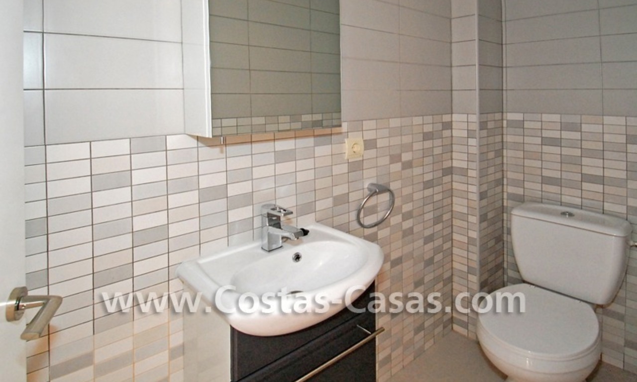 Bargain Spacious and renovated apartment for sale in Nueva Andalucia – Marbella, close to Puerto Banus 14