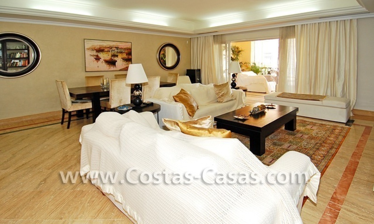 Exclusive luxury apartment for sale on the Golden Mile in Marbella 10