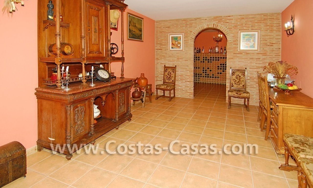 Luxury villa for sale in the area of Marbella – Estepona – Benahavis 26