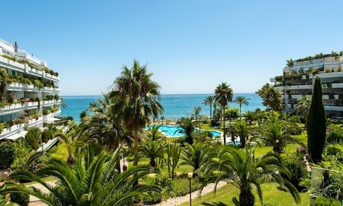 Front line beach apartment for sale on the Golden Mile in Marbella 