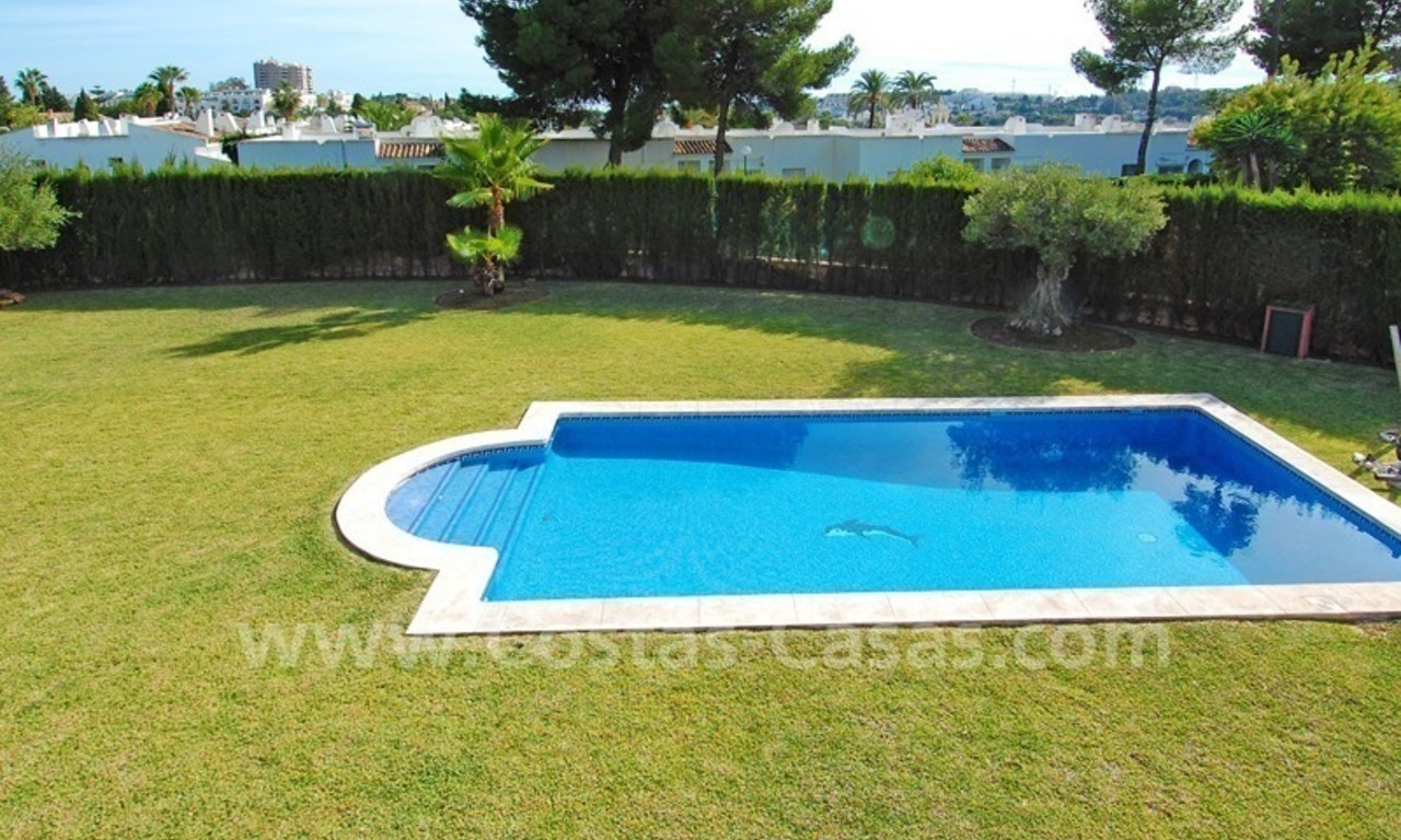 Classical luxury villa to buy in Nueva Andalucia - Puerto Banus - Marbella 8