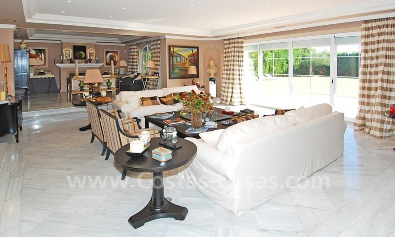 Classical luxury villa to buy in Nueva Andalucia - Puerto Banus - Marbella 11