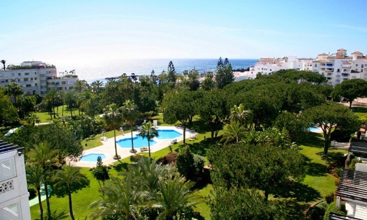 Unique beachfront luxury apartment for sale in Puerto Banus – Marbella 17