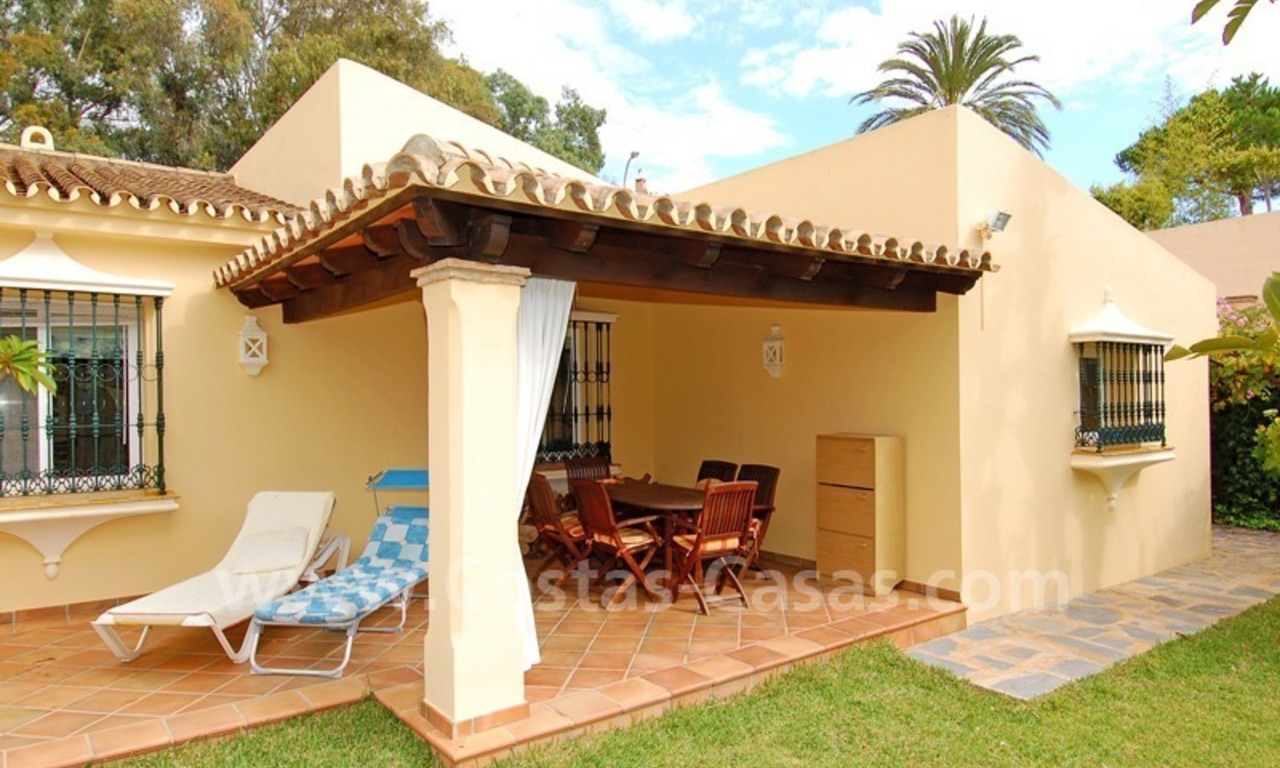 Beachside cozy villa for sale in east Marbella 3
