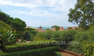 Beachside cozy villa for sale in east Marbella 20