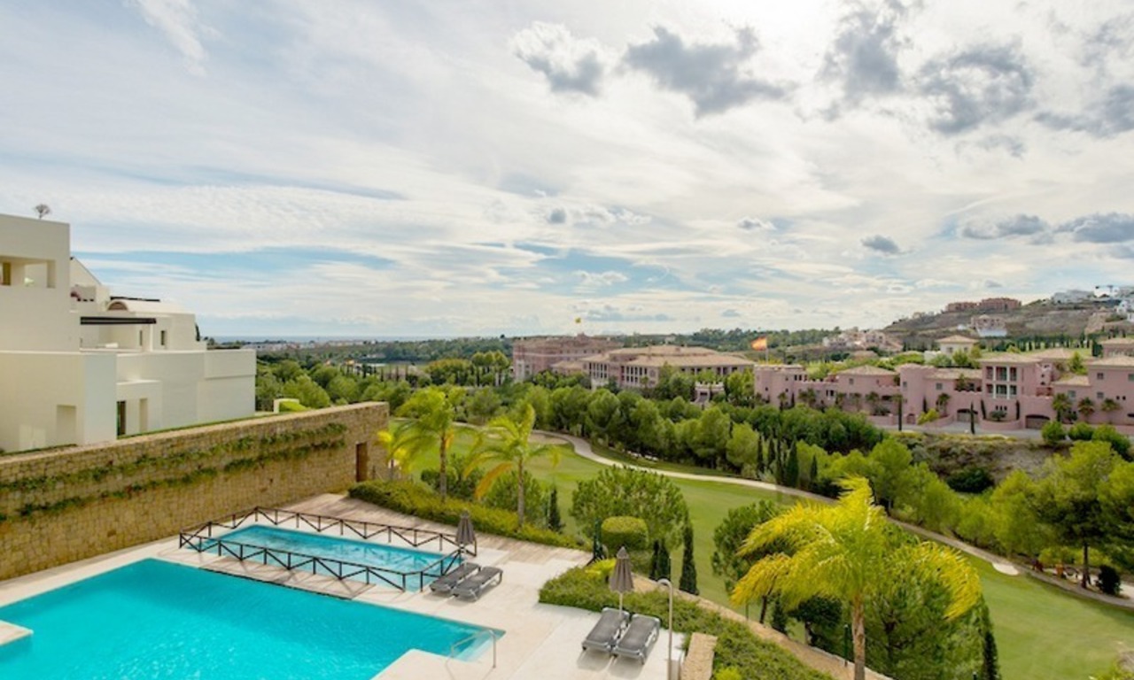 Luxury front line golf modern contemporary apartment for sale in a 5* golf resort, Benahavis - Estepona - Marbella 11