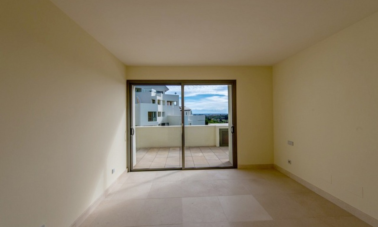 Luxury front line golf modern contemporary apartment for sale in a 5* golf resort, Benahavis - Estepona - Marbella 3